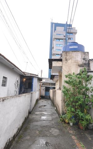 Casa à venda com 500m², 2 quartos e 1 vagaCorredor de acesso