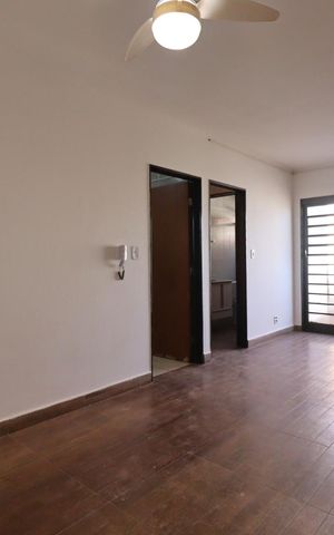Apartamento para alugar com 75m², 2 quartos e 1 vaga Apartamento para alugar com 75m², 2 quartos e 1 vagaSala