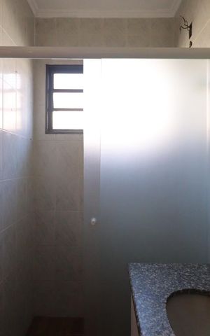 Apartamento para alugar com 75m², 2 quartos e 1 vaga Apartamento para alugar com 75m², 2 quartos e 1 vagaBanheiro da Suíte