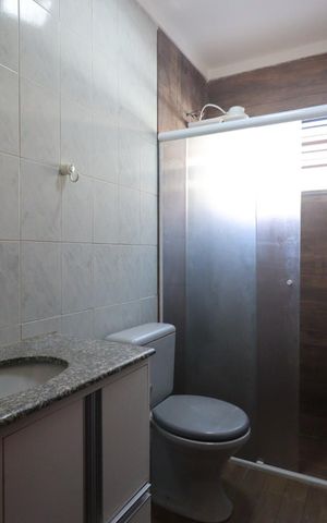 Apartamento para alugar com 75m², 2 quartos e 1 vaga Apartamento para alugar com 75m², 2 quartos e 1 vagaBanheiro