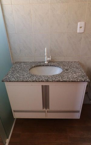 Apartamento para alugar com 75m², 2 quartos e 1 vaga Apartamento para alugar com 75m², 2 quartos e 1 vagaBanheiro da Suíte