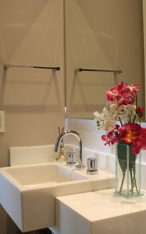 Apartamento à venda com 83m², 2 quartos e 2 vagasBanheiro 2