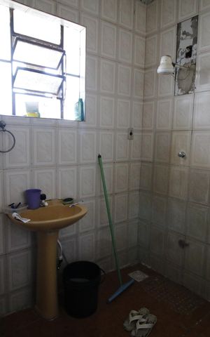 Casa à venda com 230m², 6 quartos e 1 vagaBanheiro