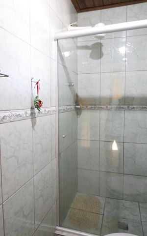 Casa à venda com 230m², 6 quartos e 1 vagaBanheiro 3