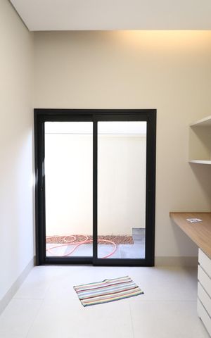Casa de condomínio para alugar com 238m², 3 quartos e 2 vagasEscritório