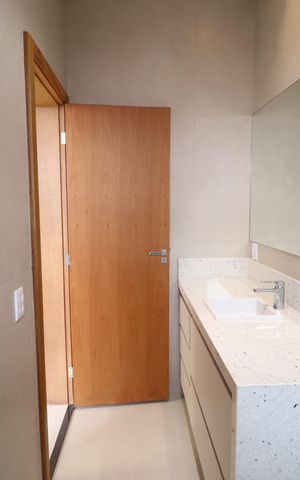 Casa de condomínio para alugar com 238m², 3 quartos e 2 vagasBanheiro do Quarto 2