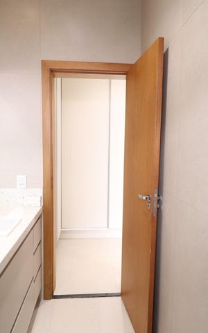 Casa de condomínio para alugar com 238m², 3 quartos e 2 vagasBanheiro do Quarto 3