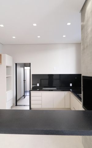 Casa de condomínio para alugar com 238m², 3 quartos e 2 vagasCozinha