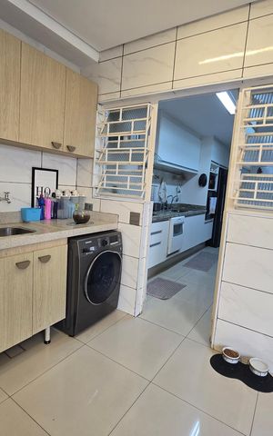 Casa à venda com 180m², 4 quartos e 2 vagasÁrea de serviço