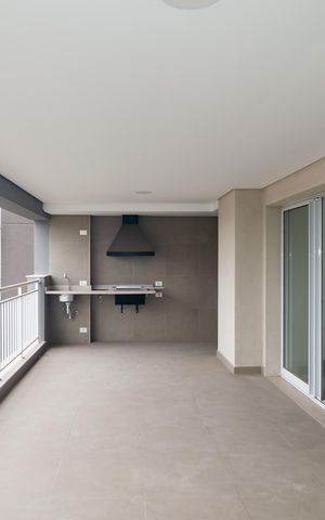 Apartamento à venda com 127m², 3 quartos e 2 vagas Apartamento à venda com 127m², 3 quartos e 2 vagasVaranda