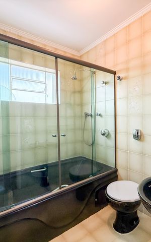 Casa à venda com 125m², 3 quartos e 2 vagasBanheiro