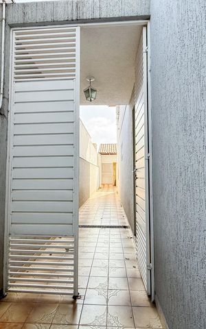 Casa à venda com 125m², 3 quartos e 2 vagasEntrada