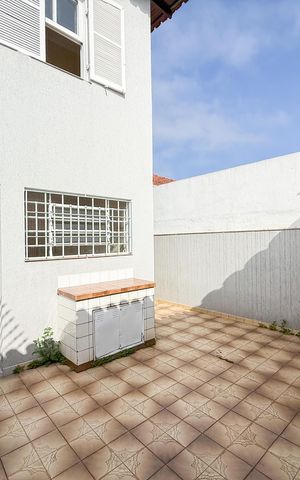 Casa à venda com 125m², 3 quartos e 2 vagasÁrea de Serviço e banheiro de serviço 