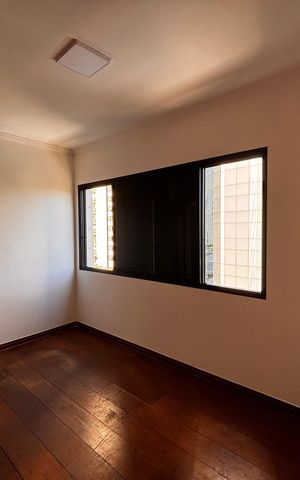 Apartamento para alugar com 147m², 3 quartos e 2 vagasQuarto