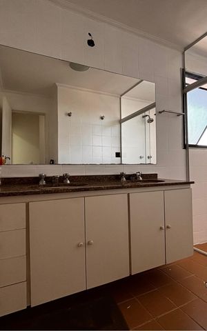 Apartamento para alugar com 147m², 3 quartos e 2 vagasBanheiro suíte 