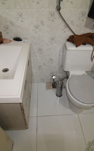 Casa à venda com 240m², 4 quartos e 2 vagasBanheiro 2