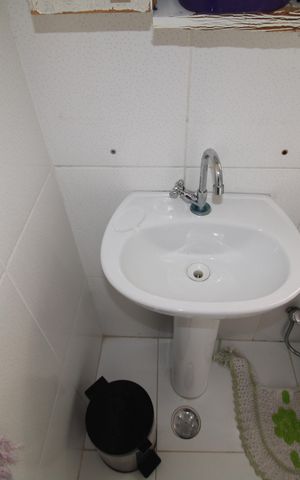 Casa à venda com 240m², 4 quartos e 2 vagasBanheiro