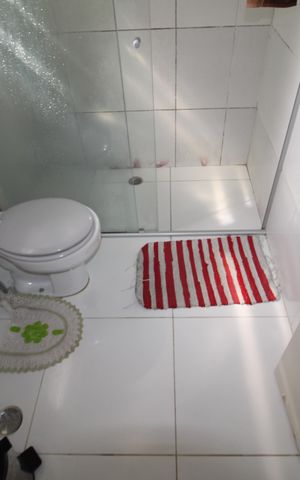 Casa à venda com 240m², 4 quartos e 2 vagasBanheiro