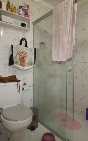 Casa à venda com 240m², 4 quartos e 2 vagasBanheiro 2
