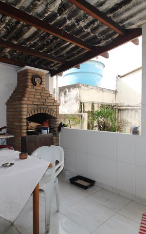 Casa à venda com 240m², 4 quartos e 2 vagasÁrea de Serviço