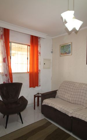 Casa à venda com 240m², 4 quartos e 2 vagasSala