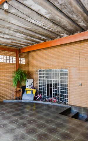 Casa à venda com 290m², 3 quartos e 2 vagasGaragem