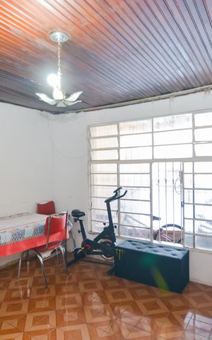 Casa à venda com 290m², 3 quartos e 2 vagasSala