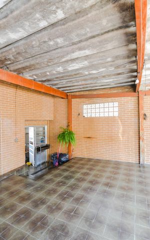 Casa à venda com 290m², 3 quartos e 2 vagasGaragem