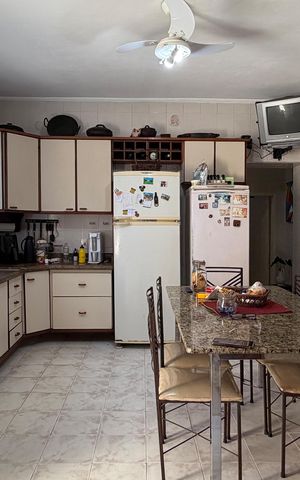 Casa para alugar com 240m², 5 quartos e 2 vagasCozinha