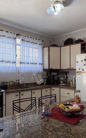Casa para alugar com 240m², 5 quartos e 2 vagasCozinha