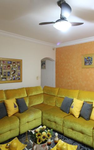 Casa para alugar com 192m², 3 quartos e 2 vagasSala
