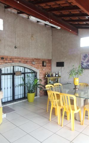 Casa para alugar com 192m², 3 quartos e 2 vagasVaranda