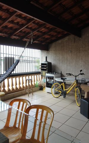 Casa para alugar com 192m², 3 quartos e 2 vagasVaranda