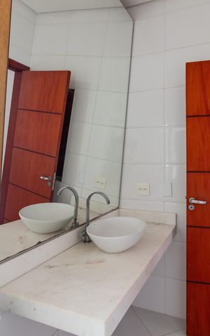 Casa para alugar com 430m², 4 quartos e 4 vagas Casa para alugar com 430m², 4 quartos e 4 vagasBanheiro da Suíte 2