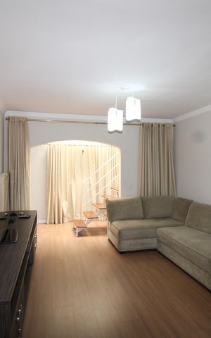 Casa para alugar com 150m², 3 quartos e 2 vagasSala