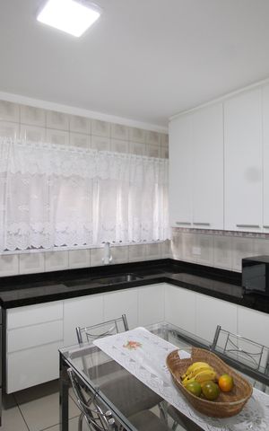 Casa para alugar com 150m², 3 quartos e 2 vagasCozinha