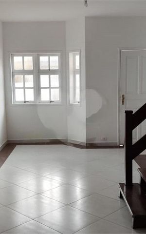 Casa de condomínio à venda com 128m², 2 quartos e 1 vaga