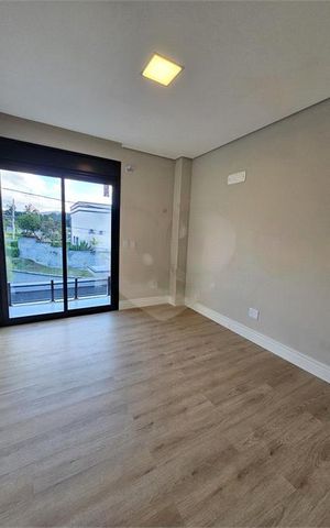 Casa de condomínio à venda com 150m², 3 quartos e 2 vagas