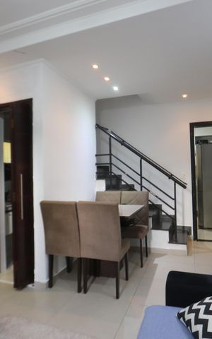 Casa de condomínio à venda com 138m², 3 quartos e 1 vagaSala