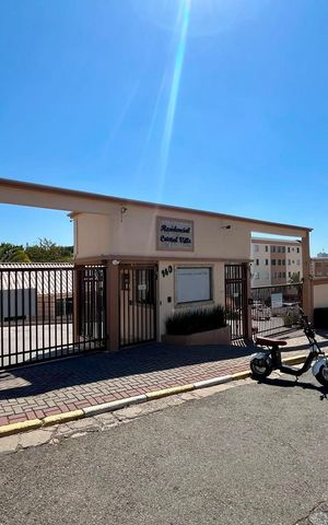 Apartamento à venda com 40m², 2 quartos e 1 vaga Apartamento à venda com 40m², 2 quartos e 1 vagaÁrea comum - Fachada portária