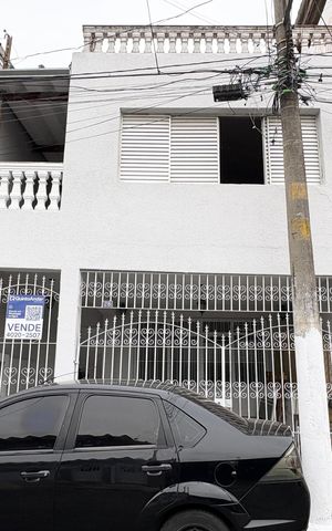 Casa à venda com 170m², 5 quartos e 2 vagasFachada