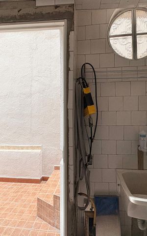 Casa à venda com 170m², 5 quartos e 2 vagasCasa 1 - Área de serviço