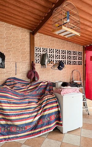 Casa à venda com 170m², 5 quartos e 2 vagasCasa 2 - Área de serviço/ Varanda Suíte 1