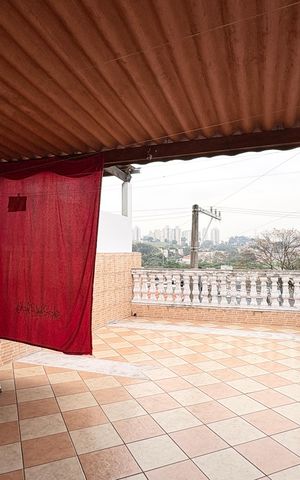 Casa à venda com 170m², 5 quartos e 2 vagasCasa 2 - Área de serviço/ Varanda Suíte 1