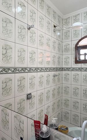 Casa à venda com 170m², 5 quartos e 2 vagasCasa 2 - Banheiro da Suíte 1 