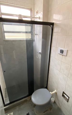 Apartamento para alugar com 45m², 2 quartos e 1 vaga Apartamento para alugar com 45m², 2 quartos e 1 vagaBanheiro social