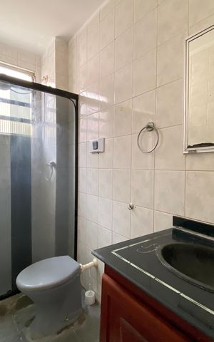 Apartamento para alugar com 45m², 2 quartos e 1 vaga Apartamento para alugar com 45m², 2 quartos e 1 vagaBanheiro social