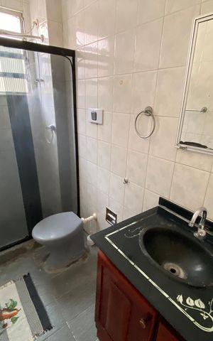 Apartamento para alugar com 45m², 2 quartos e 1 vaga Apartamento para alugar com 45m², 2 quartos e 1 vagaBanheiro social