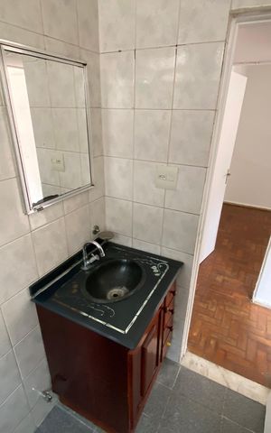 Apartamento para alugar com 45m², 2 quartos e 1 vaga Apartamento para alugar com 45m², 2 quartos e 1 vagaBanheiro social