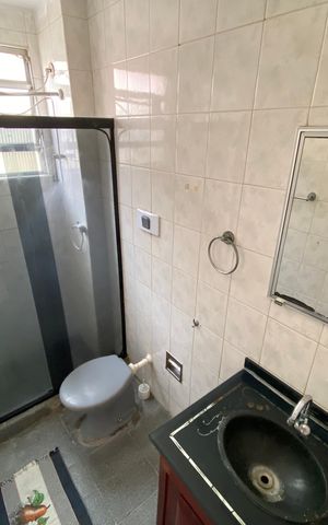 Apartamento para alugar com 45m², 2 quartos e 1 vaga Apartamento para alugar com 45m², 2 quartos e 1 vagaBanheiro social